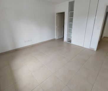 Location appartement 2 pièces, 53.25m², Fort-de-France - Photo 1