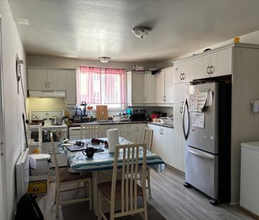 Beau grand 4 1/2, Beauport, demi sous-sol WIFI - Photo 1