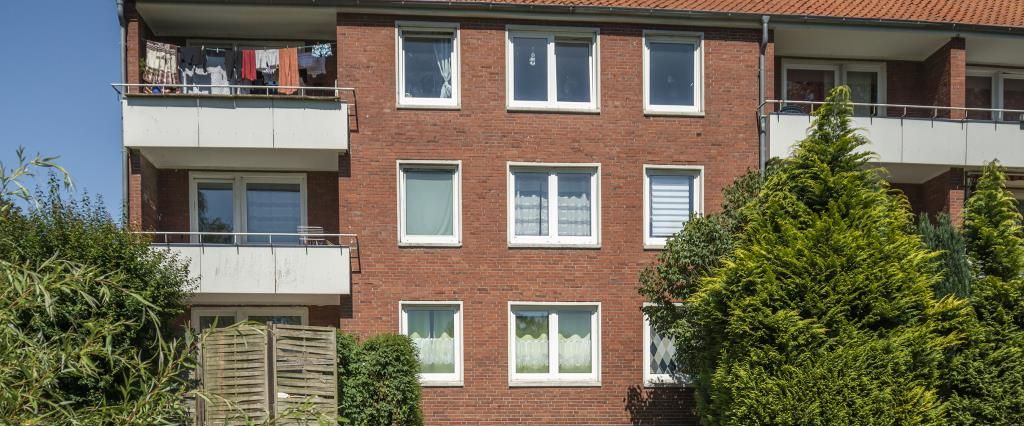 Frei ab Anfang März! Geschickt geschnittene 2-ZKB-Balkon-EG-Wohnung - Foto 1