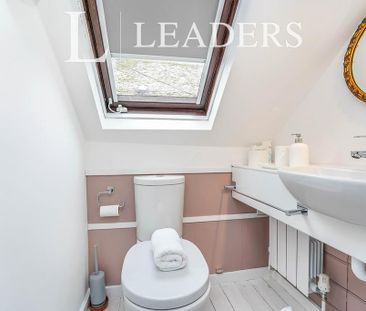 2 bedroom cottage to rent - Photo 2