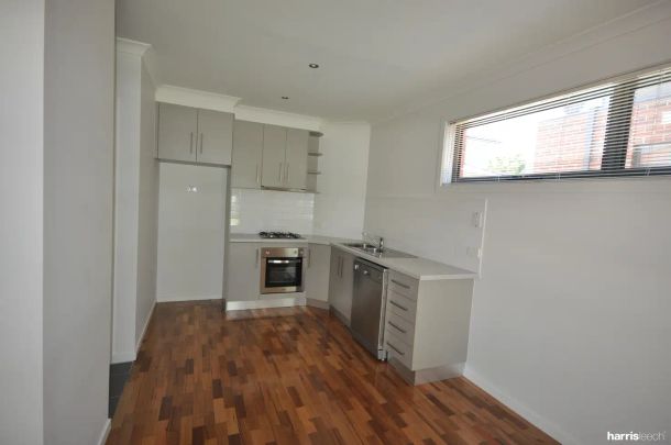 1/17-19 Alpine Grove, Pascoe Vale VIC 3044 - Photo 1