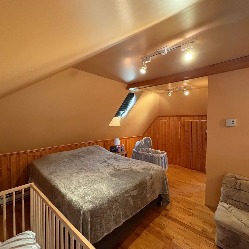 345 Av. Ducharme - Photo 1