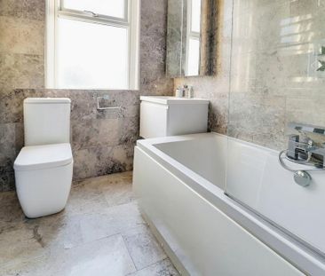 3 bedroom semi-detached house to rent - Photo 6