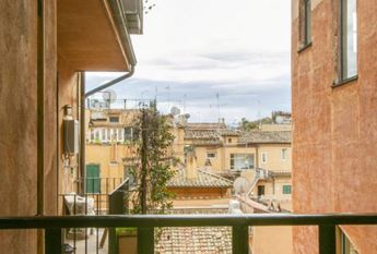 Spanish Steps .Charming two-room apartment with balcony and views over the rooftops of Rome . In residence with dayluy cleaning , A/C wifi , consierge. Rif #1948