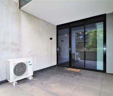 Ground Floor Delight Perfect for Entertaining - Photo 5