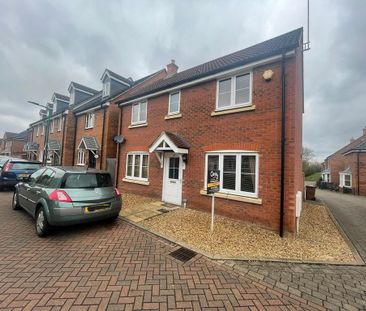 3 bedroom detached house to rent - Photo 2