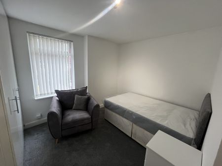 Bristol Road, Birmingham, Selly Oak - Photo 3