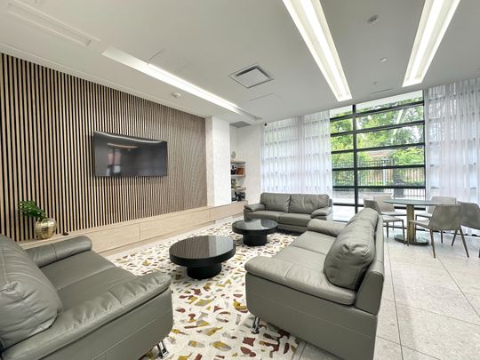 For Lease - 3385 Dundas Street Unit# 608, Toronto, Ontario - Photo 1