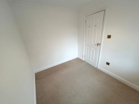 4 bedroom detached house to rent - Photo 4