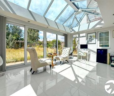 5 bedroom detached house to rent - Photo 4