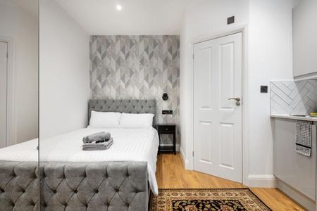 ** Inclusive of council tax, gas, electricity, water, internet and Netflix** - Photo 2