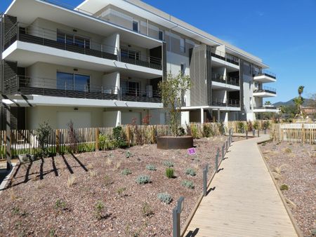 Location Appartement 2 pièces 40m² FREJUS 83600 - Photo 5