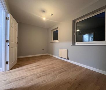 4 bedroom terraced house to rent - Photo 6