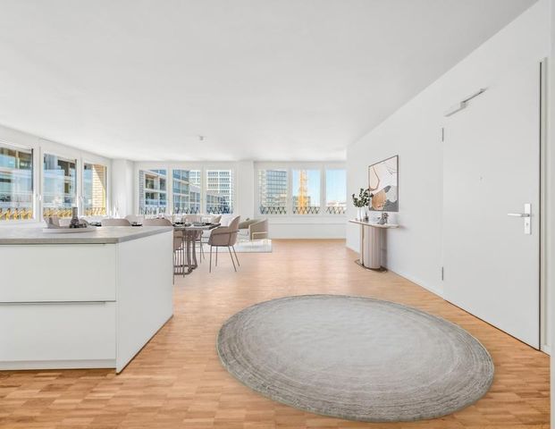 Live the Crown Experience – Modernes 3-Zimmer-Apartment mit Loggia und Balkon - Foto 1