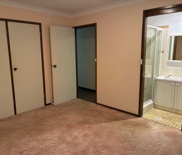 Short walk to Town - Photo 2