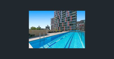 FULLY FURNISHED 2 BEDROOM, 2 BATHROOM APARTMENT WITH CARSPACE AND STORAGE CAGE - SHORT TERM LEASE (3 MONTHS) - Photo 4