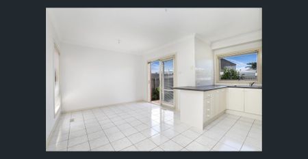 IN THE HEART OF THORNBURY - Photo 5