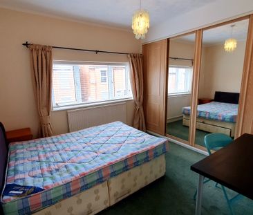 4 bedroom house - Photo 6