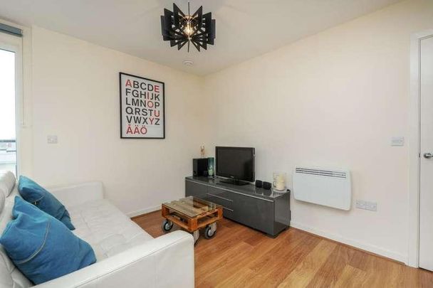 Slough, Berkshire, SL2 - Photo 1