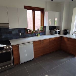 5 1/2 Meublé Dans Un Haut De Duplex - Photo 3