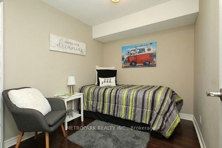 Condo Townhouse For Lease | C8131058 - Photo 4