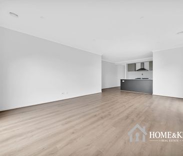 Spacious & Stylish Family Living on a Generous Block - Photo 3