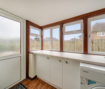 2 bedroom semi-detached bungalow to rent - Photo 1