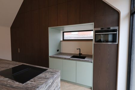 Een ruime gerenoveerde woning met 4 slaapkamers. - Foto 3