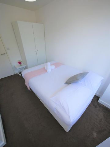 Flat 14 Hill House, Bournemouth BH1 - Photo 2