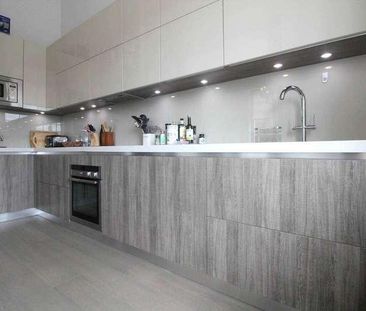 Magistrates House, Brentford, TW8 - Photo 2