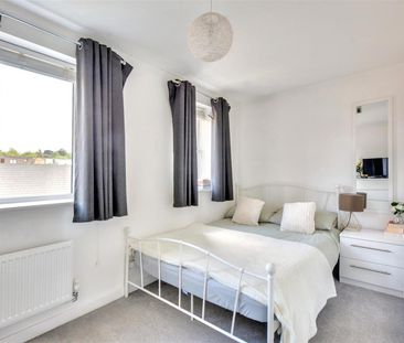 Room in a Shared House, Leaning Row, NG7 - Photo 1