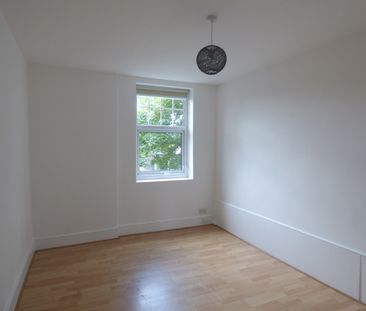 1 Bed Flat, Rushey Green, SE6 - Photo 3