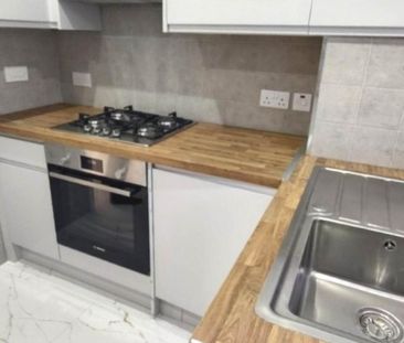 2 bed flat to rent - Photo 5