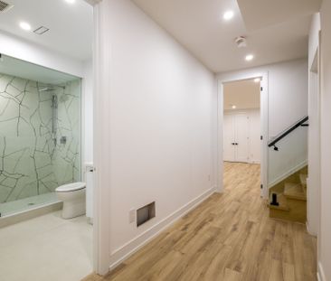 For Lease - 24 Twenty First Street, Toronto, Ontario - Photo 6