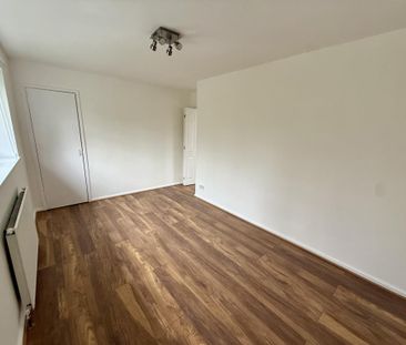 2 bedroom end of terrace house to rent - Photo 6