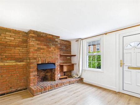 Arbour Lane, Chelmsford, Essex, CM1 7RG - Photo 2