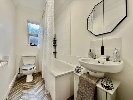 Alhambra Road, Southsea - Photo 2