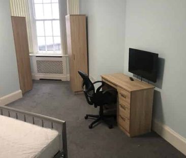 Bronze Studio - Photo 3