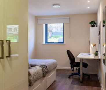 1 bedroom in a flat share to rent - Photo 6