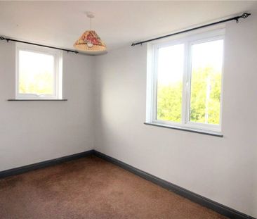 1 Bedroom Flat / Apartment - Station Approach, Romsey - Photo 2