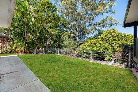 OUTSTANDING LOCATION - MOVE IN READY HOME READY TO CALL HOME! - Photo 5