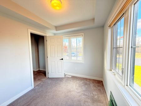 For Lease - 63 Stitch Mews, Stittsville - Munster - Richmond, Ontario - Photo 2