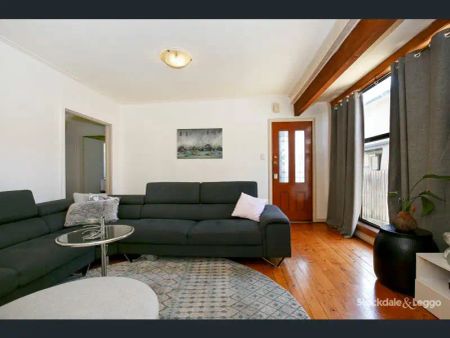 “3 bedroom 3 bathroom House in Reservoir.” - Photo 4