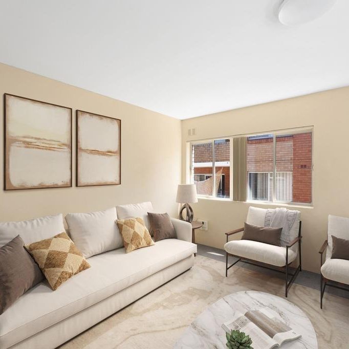 LOCATION, LOCATION! - Photo 1