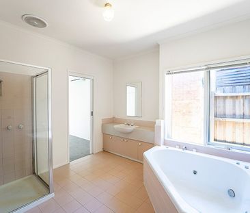 FRONT TOWNHOUSE OF ONLY 2 IN A FABULOUS POSITION - Photo 6