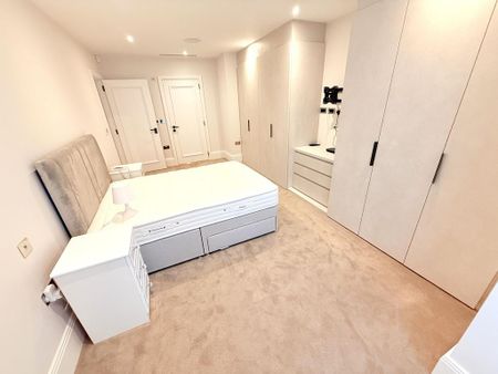 3 bedroom flat to rent - Photo 5