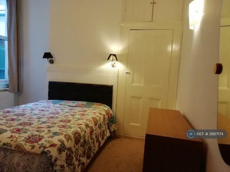 3 bedroom maisonette to rent - Photo 2