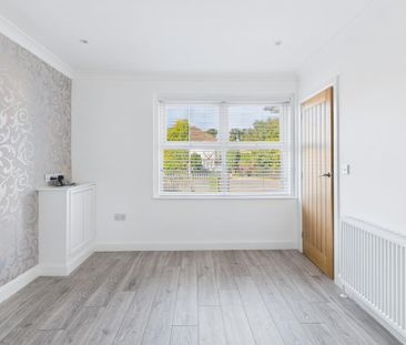 4 bedroom semi-detached house to rent - Photo 6