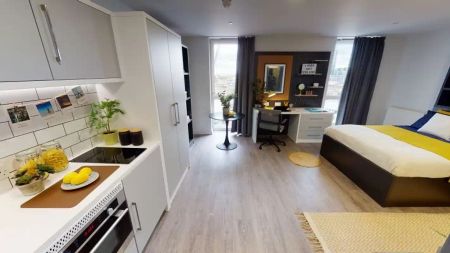 Platinum Penthouse - Photo 2