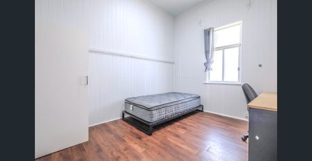 Modern 4-Bedroom Home | Furnished Options + All Bills Included - Photo 2